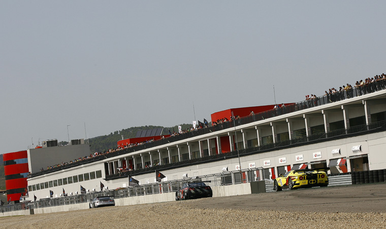 Nissan GT-R Race Scene Picture